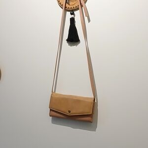 ROOTS Tan Crossbody Clutch Wallet Removeable & Adjustable Strap